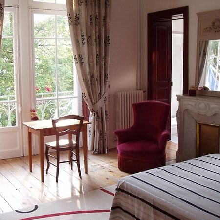 Castel De La Pique Bed & Breakfast Bagneres-de-Luchon Room photo
