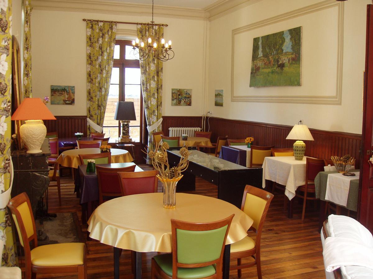 Castel De La Pique Bed & Breakfast Bagneres-de-Luchon Exterior photo