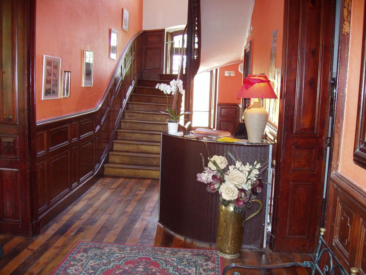 Castel De La Pique Bed & Breakfast Bagneres-de-Luchon Exterior photo